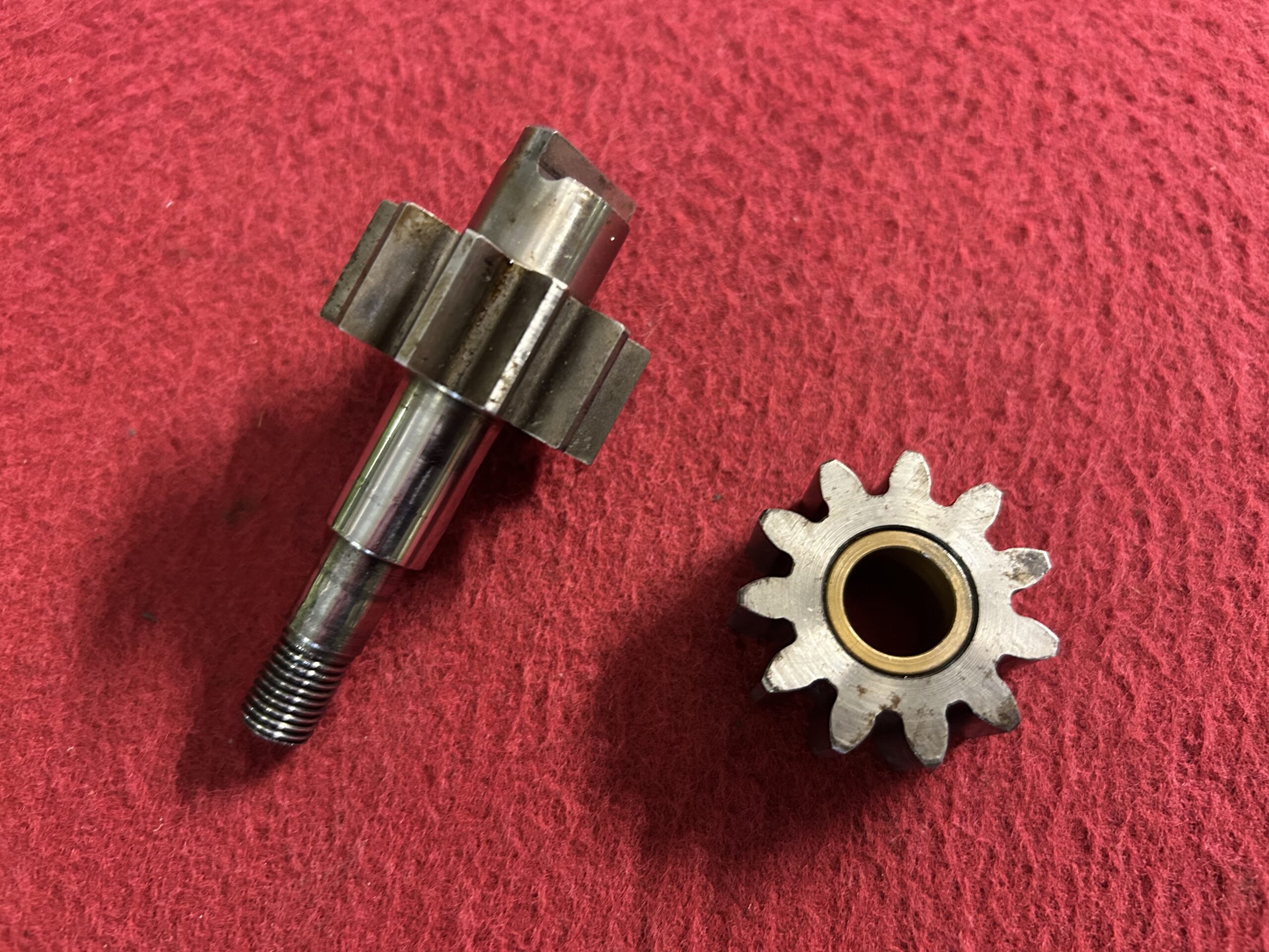 Lamborghini 350 / 400 GT oil pump gear #1164-17